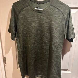 men’s lululemon shirt